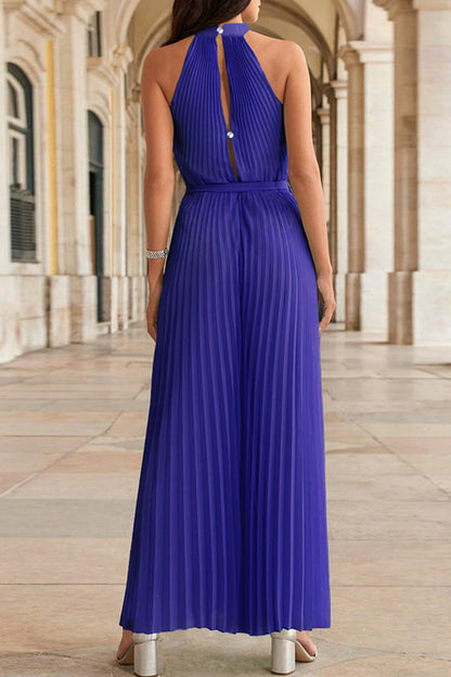 Sophisticated Garment with a Clean Classic Look