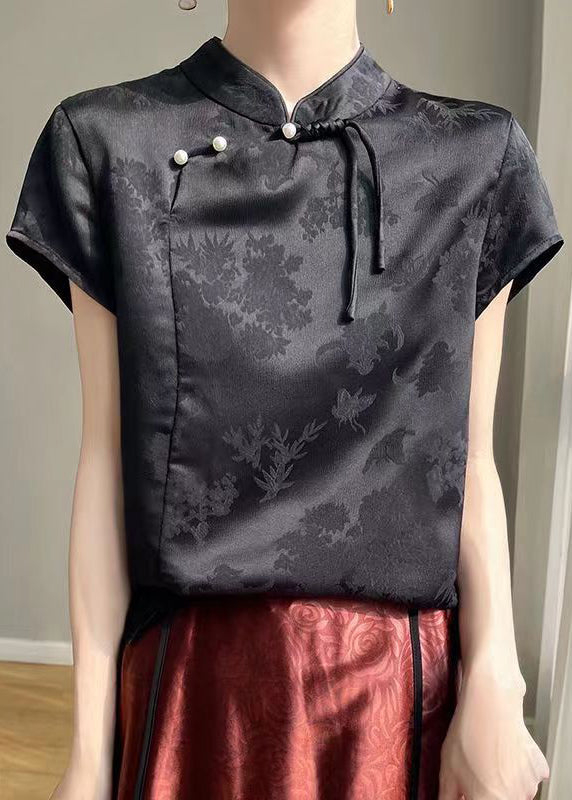 Polished Top with an Effortless Classic Look