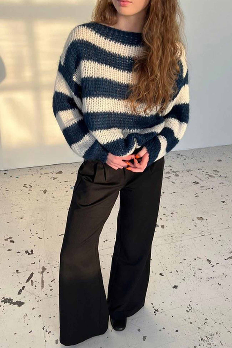 Effortlessly Elegant Sweater with a Timeless Design