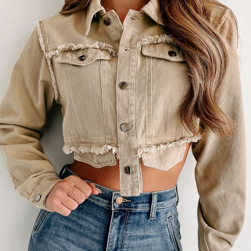 Effortlessly Elegant Jacket with a Timeless Design