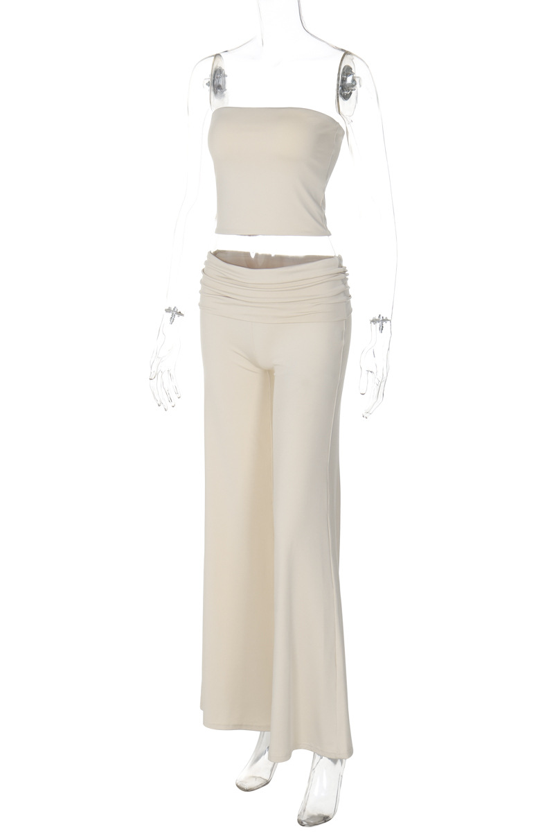 Well Tailored Garment with a Graceful Silhouette