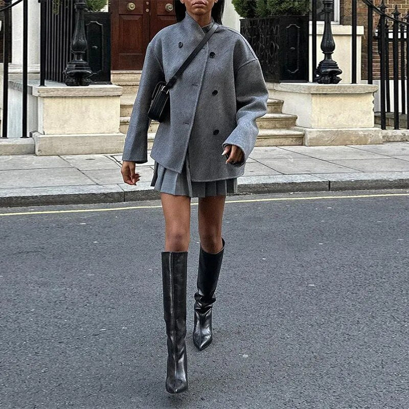 Elegantly Styled Coat for Everyday Wear