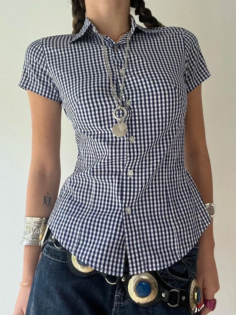 Effortlessly Elegant Blouse with a Timeless Design
