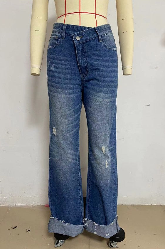 Elegantly Styled Trousers for Everyday Wear