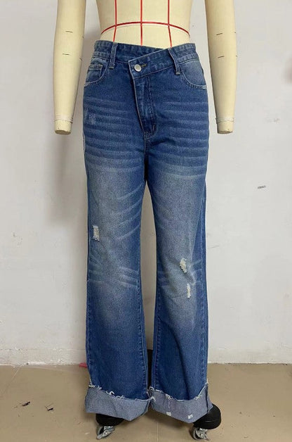 Elegantly Styled Trousers for Everyday Wear