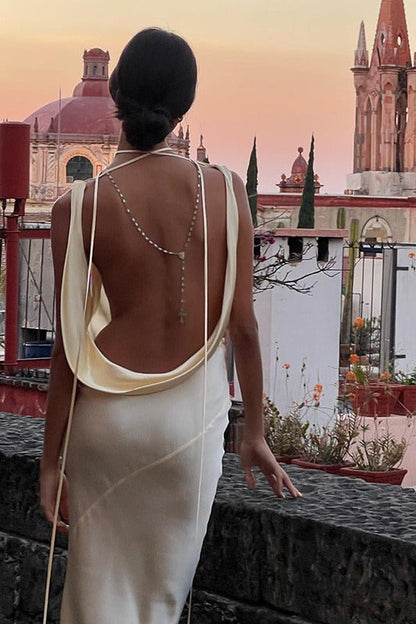 Effortlessly Elegant Dress with a Timeless Design