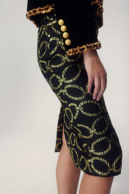 Sophisticated Garment with a Clean Classic Look
