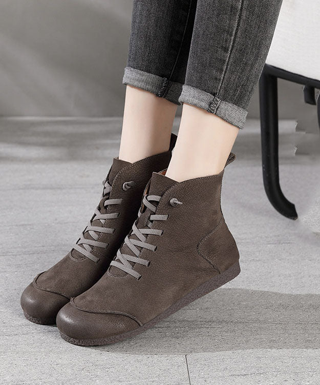 Well Tailored Boots with a Graceful Silhouette