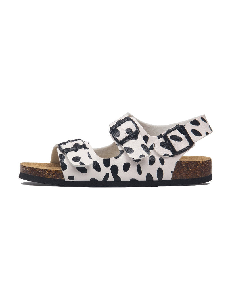 Effortlessly Elegant Sandals with a Timeless Design