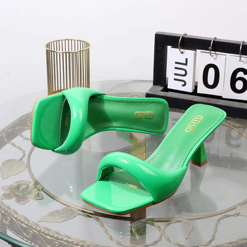 Beautifully Finished Heels in a Timeless Design