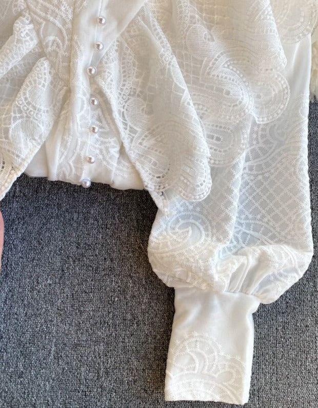 Classic Vintage Blouse with a Flattering Fit
