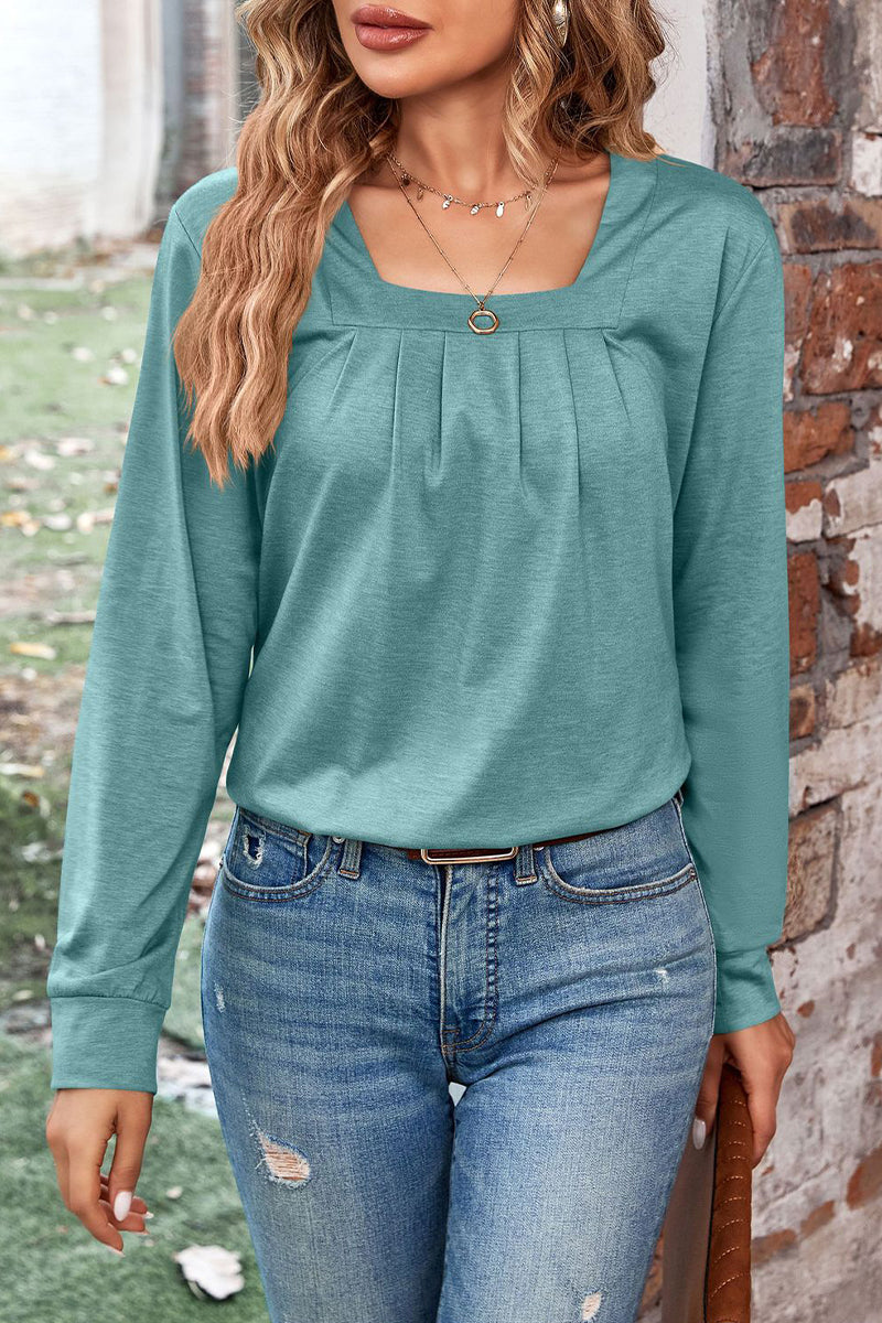 Effortlessly Elegant Top with a Timeless Design
