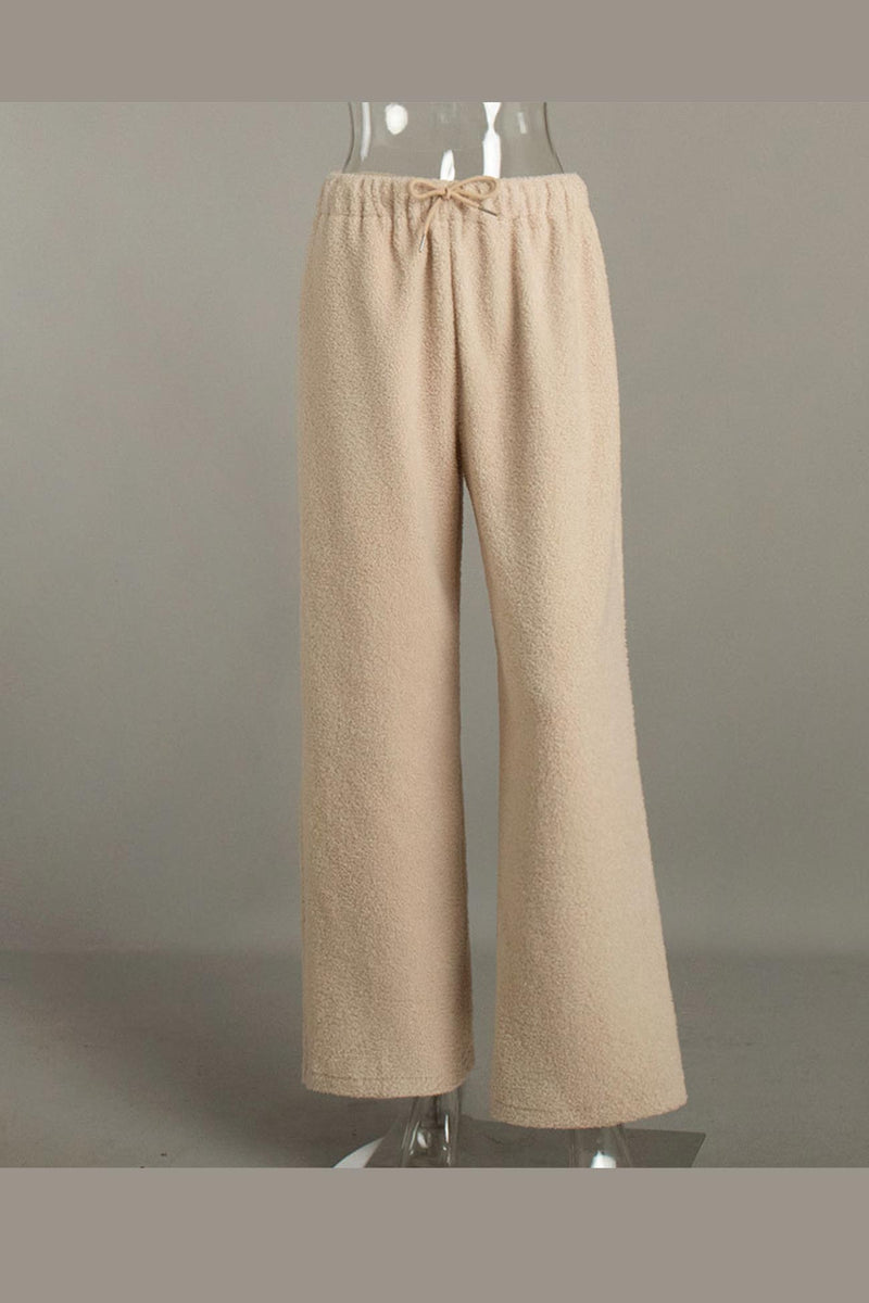 Effortlessly Elegant Pants with a Timeless Design