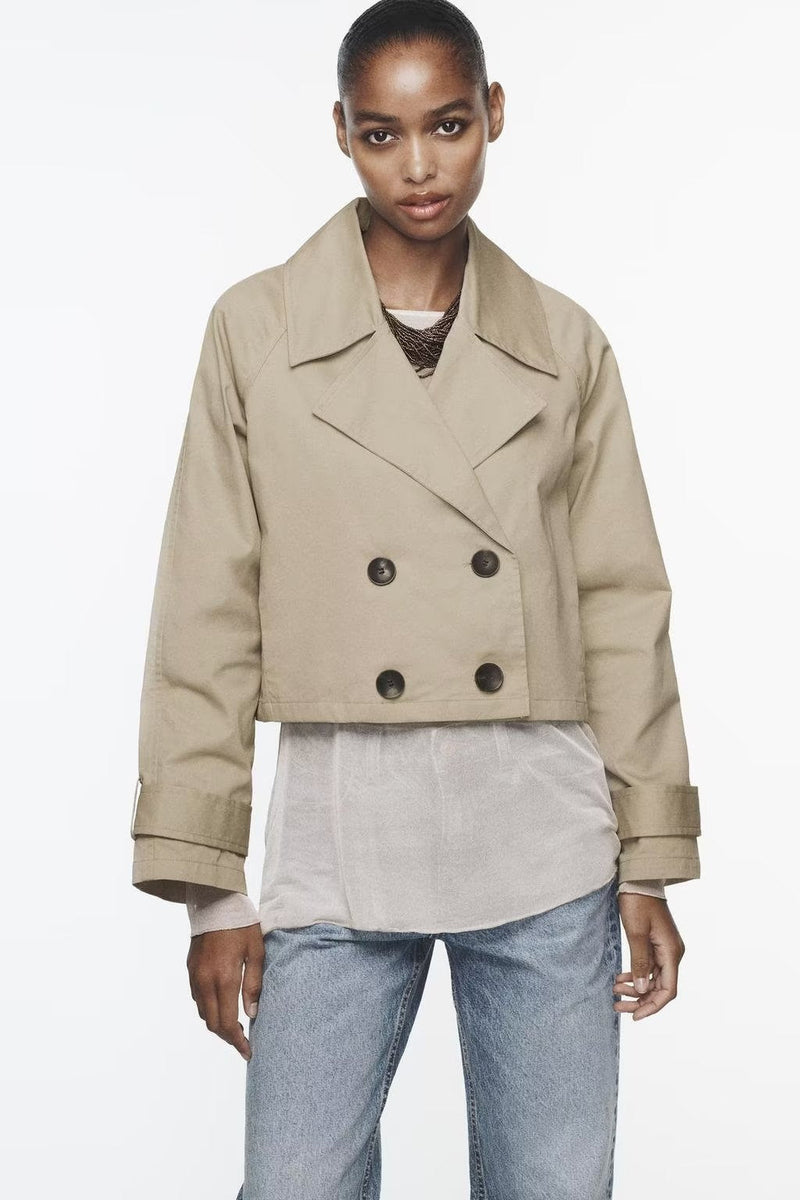 Effortlessly Elegant Jacket with a Timeless Design