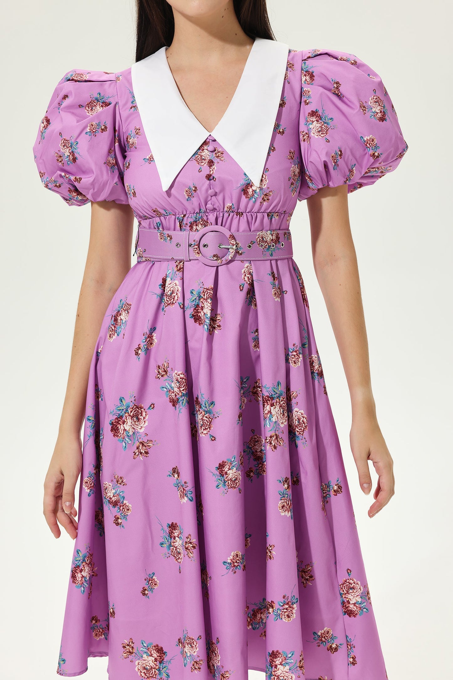 Gracefully Styled Dress for Any Occasion
