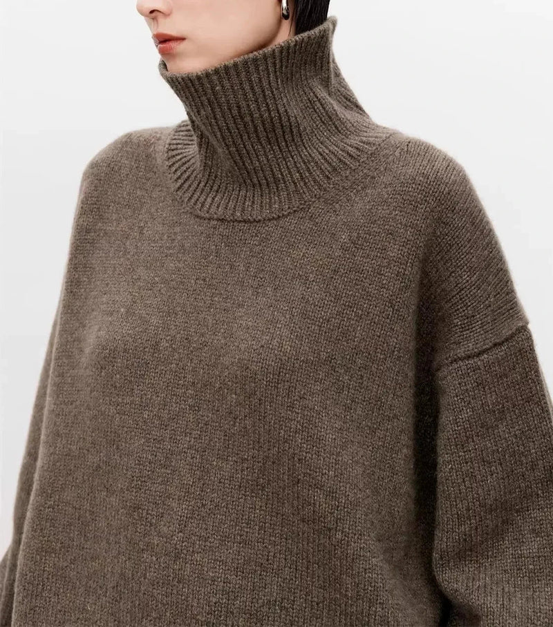 Effortlessly Elegant Sweater with a Timeless Design
