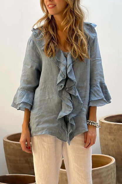 Effortlessly Elegant Top with a Timeless Design