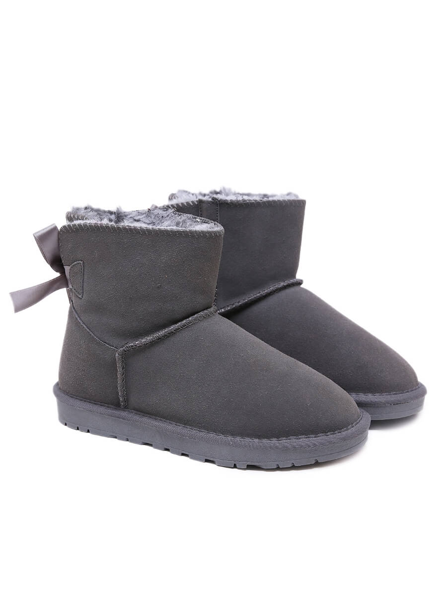 Polished Boots with an Effortless Classic Look