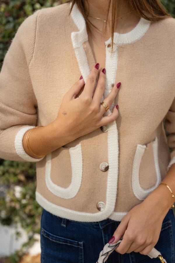 Elegantly Styled Cardigan for Everyday Wear