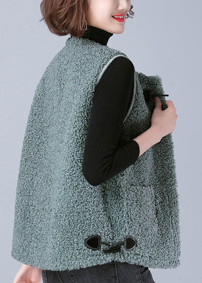Beautifully Finished Coat in a Timeless Design