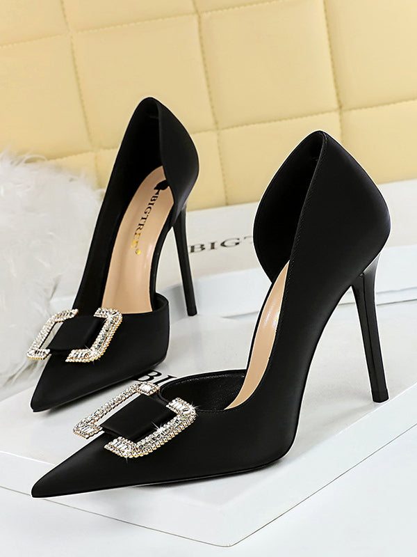 Elegantly Styled Garment for Everyday Wear