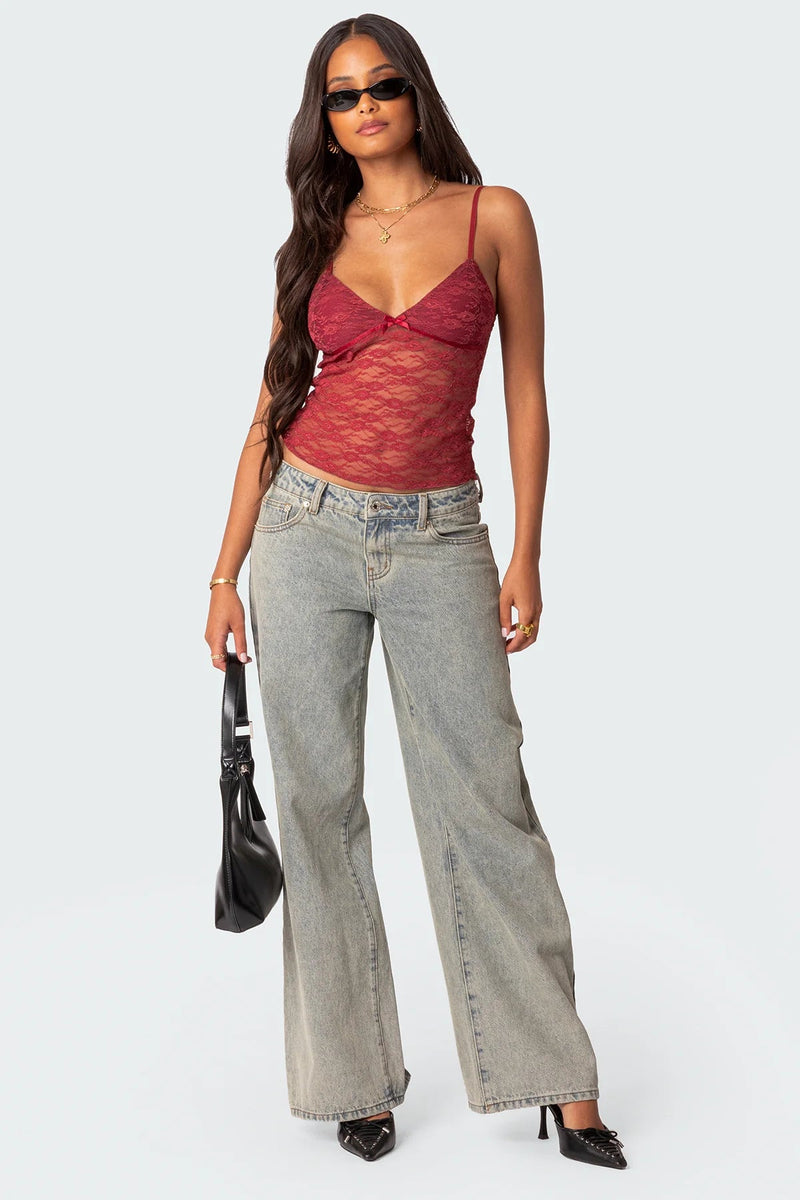 Well Tailored Top with a Graceful Silhouette