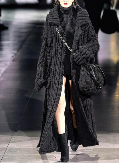 Well Tailored Cardigan with a Graceful Silhouette
