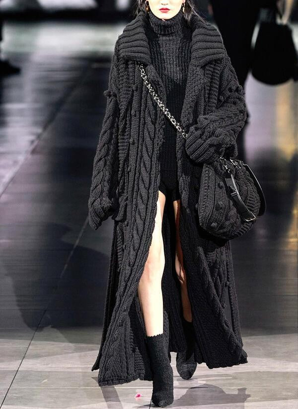 Well Tailored Cardigan with a Graceful Silhouette