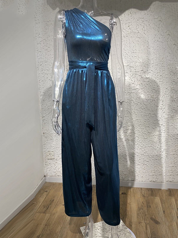 Well Tailored Garment with a Graceful Silhouette