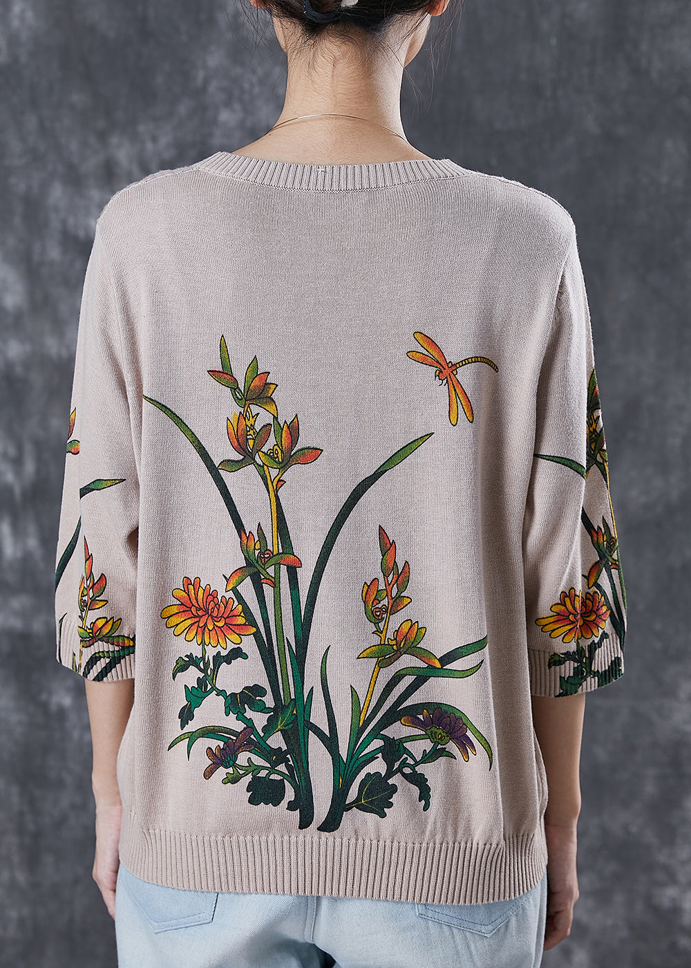 Well Tailored Top with a Graceful Silhouette