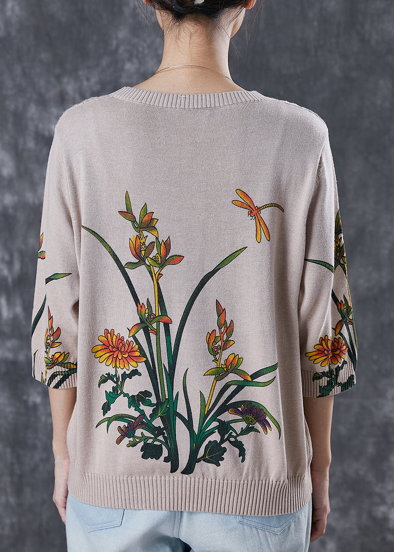Well Tailored Top with a Graceful Silhouette