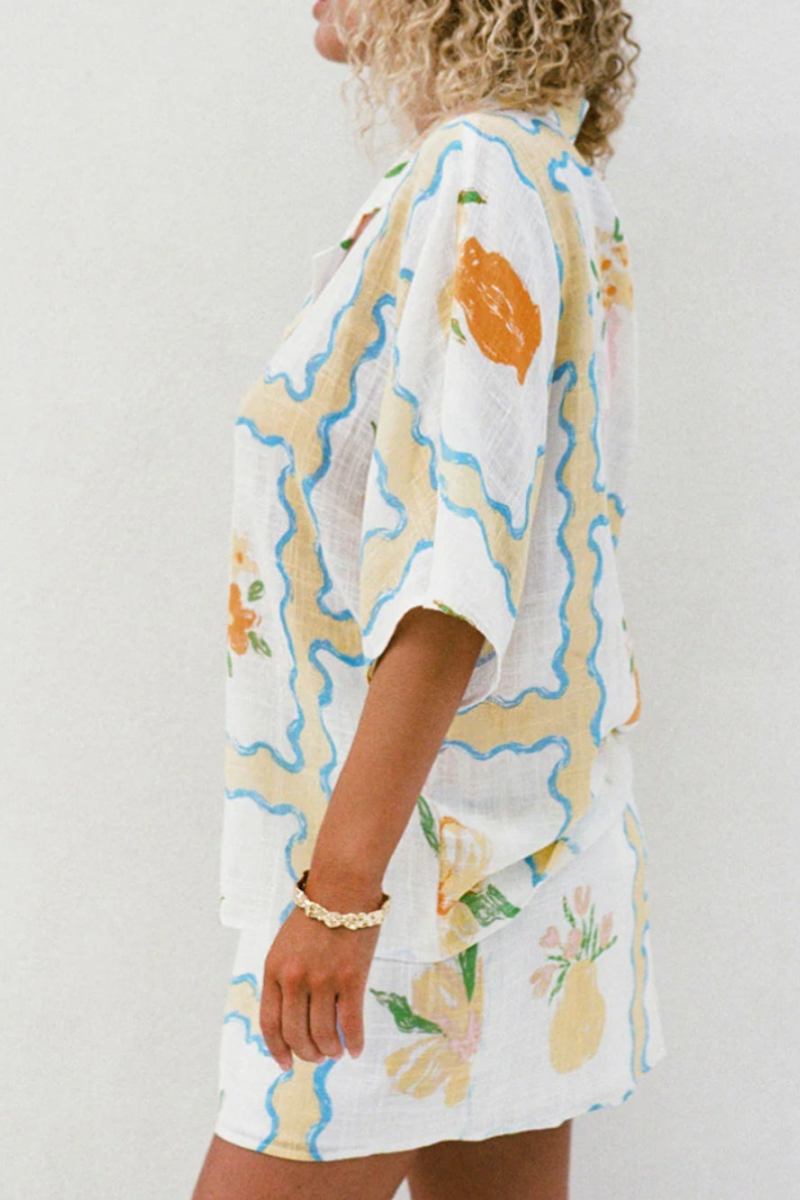 Gracefully Styled Garment for Any Occasion