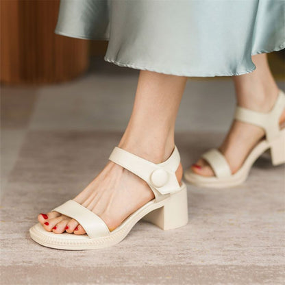 Well Tailored Sandals with a Graceful Silhouette