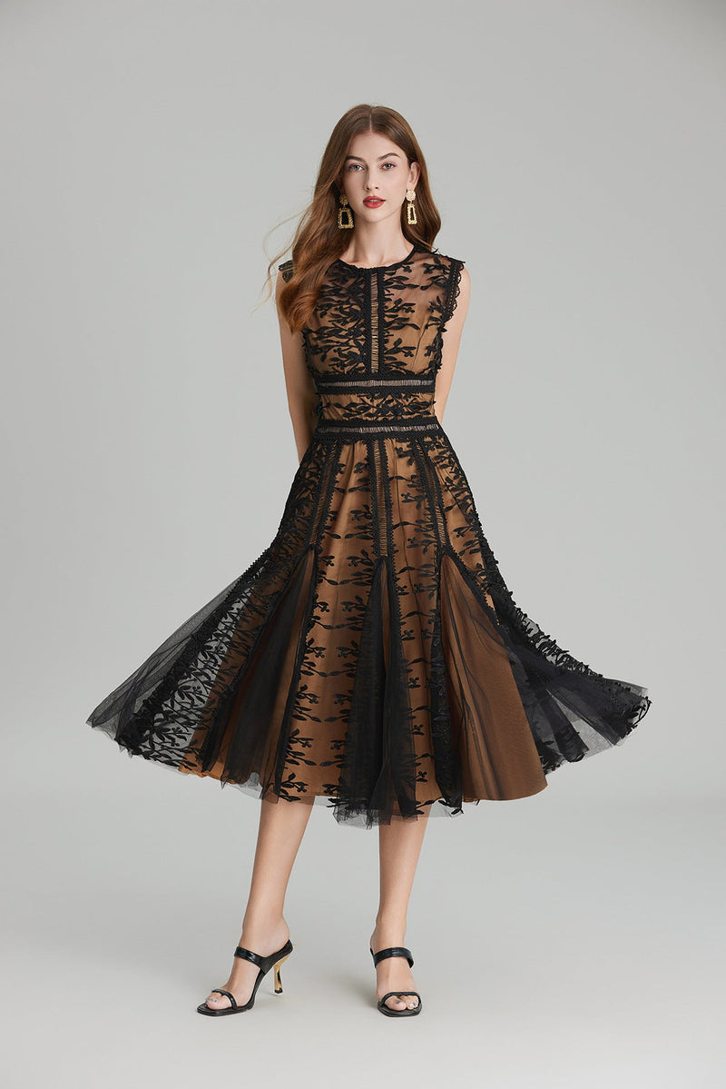 Well Tailored Dress with a Graceful Silhouette