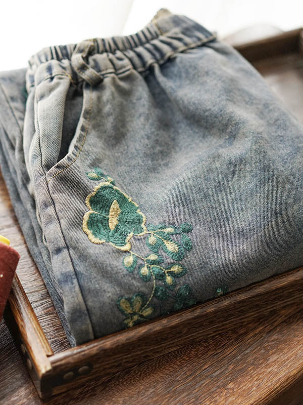 Elegantly Styled Pants for Everyday Wear
