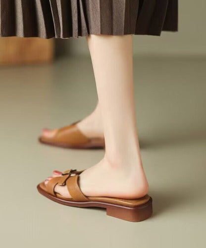 Effortlessly Elegant Sandals with a Timeless Design