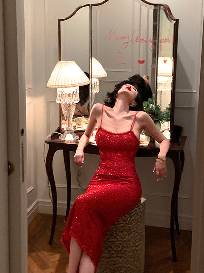 Beautifully Finished Dress in a Timeless Design