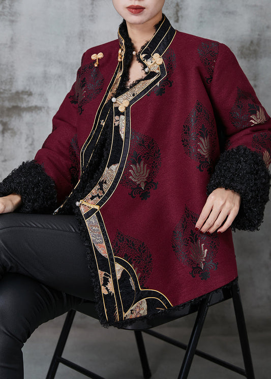 Well Tailored Coat with a Graceful Silhouette