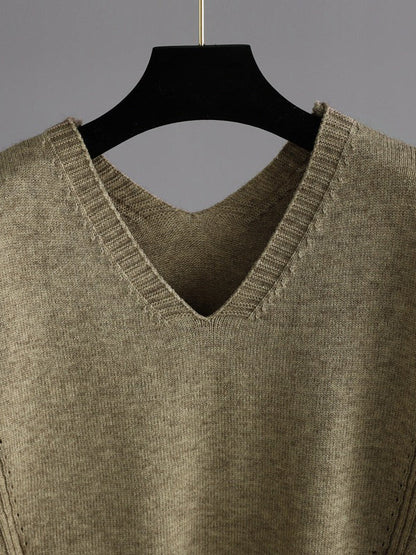 Effortlessly Elegant Sweater with a Timeless Design