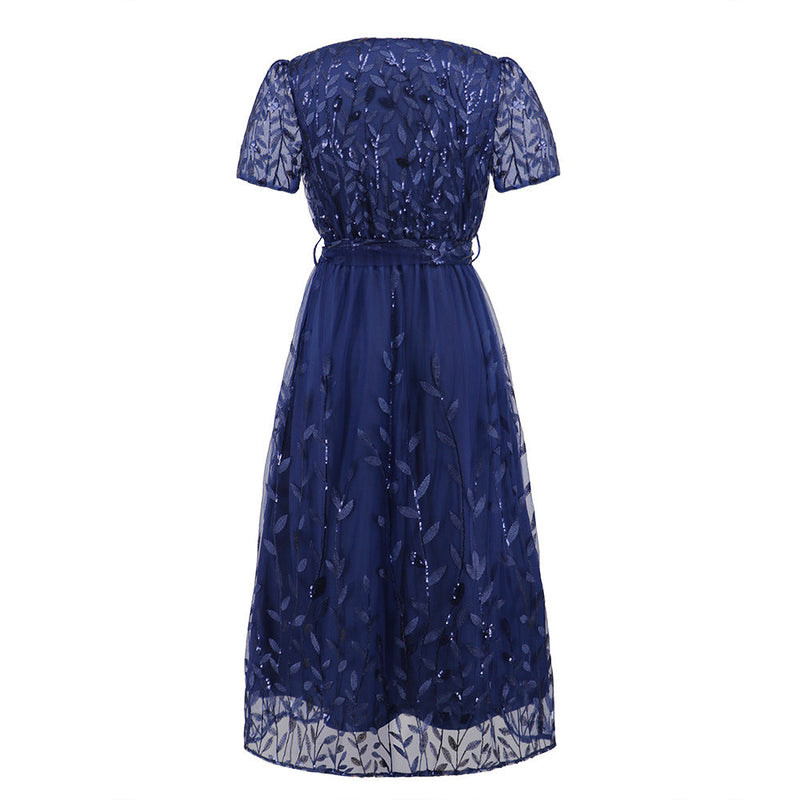 Beautifully Finished Dress in a Timeless Design