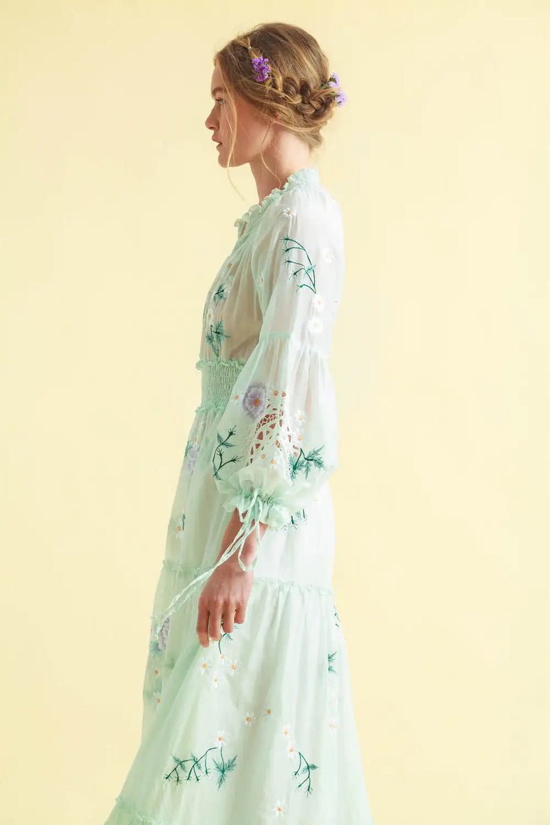 Classic Vintage & Enduringly Stylish Dress