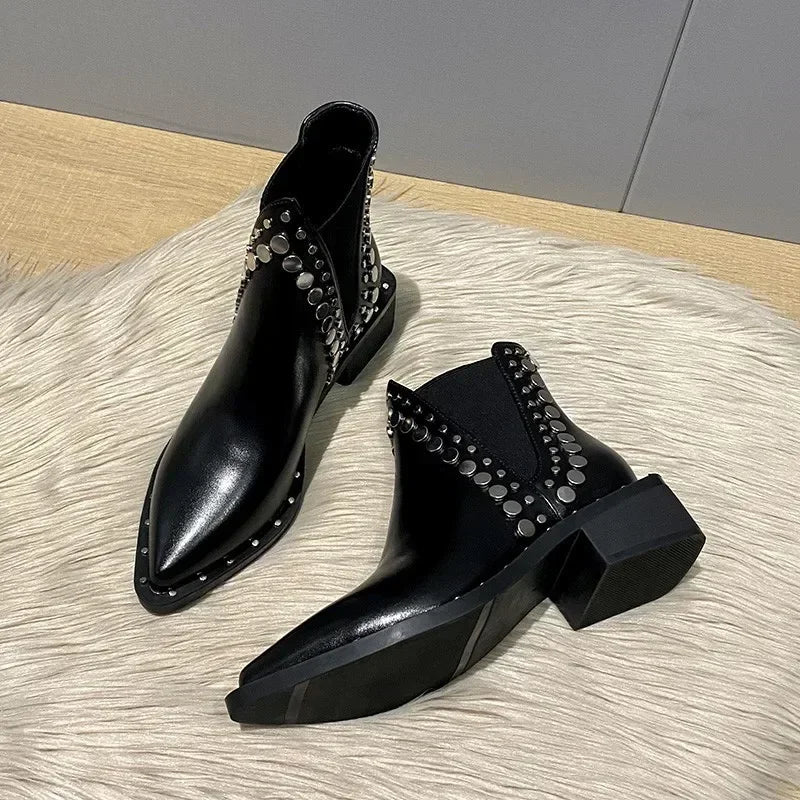 Classic Vintage Boots with a Flattering Fit