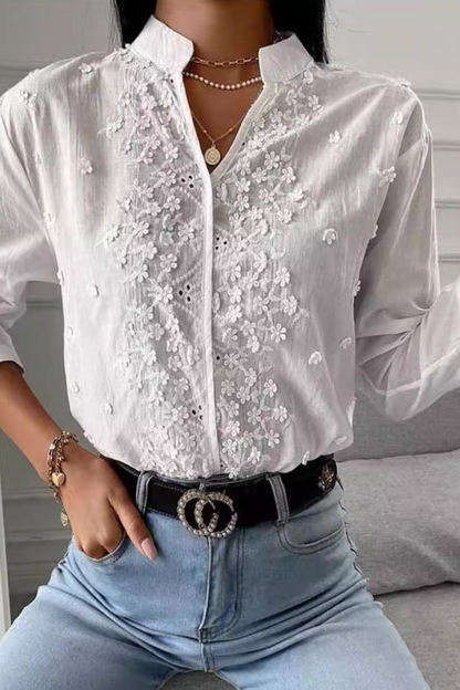 Effortlessly Elegant Blouse with a Timeless Design