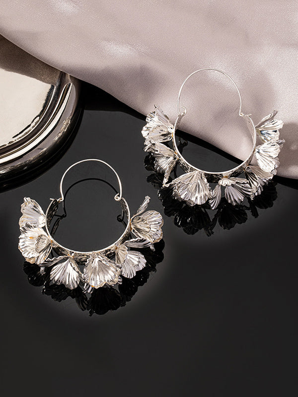 Sophisticated Garment with a Clean Classic Look