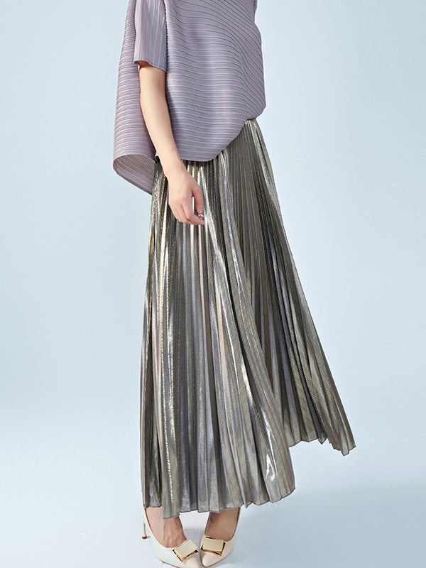 Gracefully Styled Garment for Any Occasion