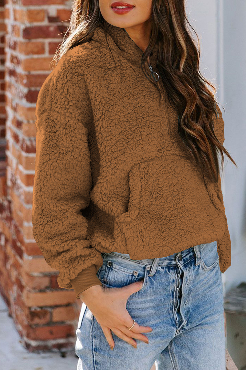 Well Tailored Top with a Graceful Silhouette