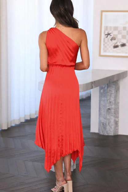 Sophisticated Garment with a Clean Classic Look