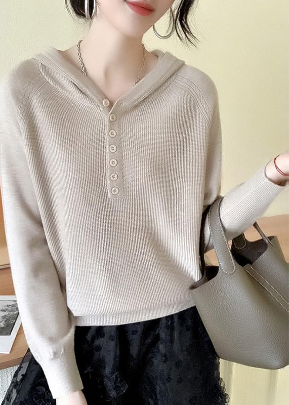 Well Tailored Sweater with a Graceful Silhouette