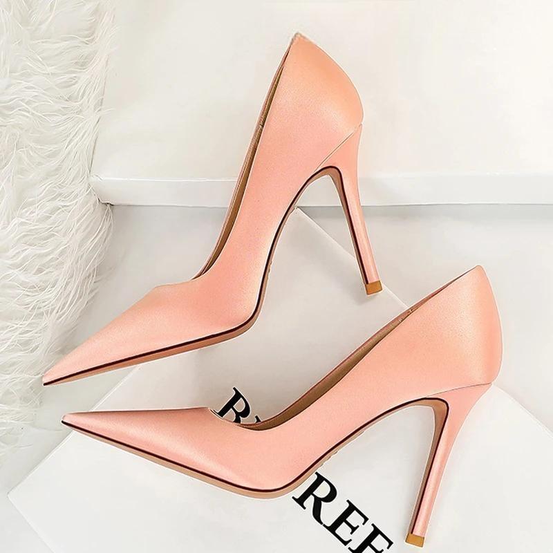 A Vintage Style Shoes with Delicate Timeless Details