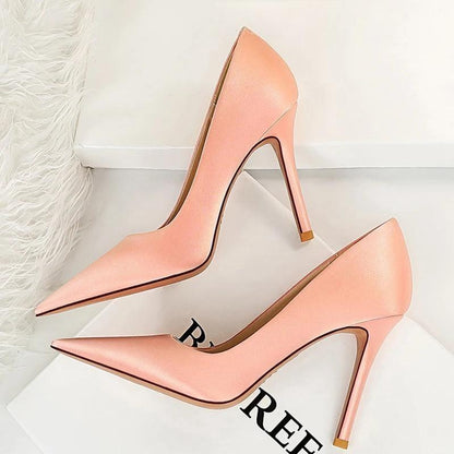 A Vintage Style Shoes with Delicate Timeless Details